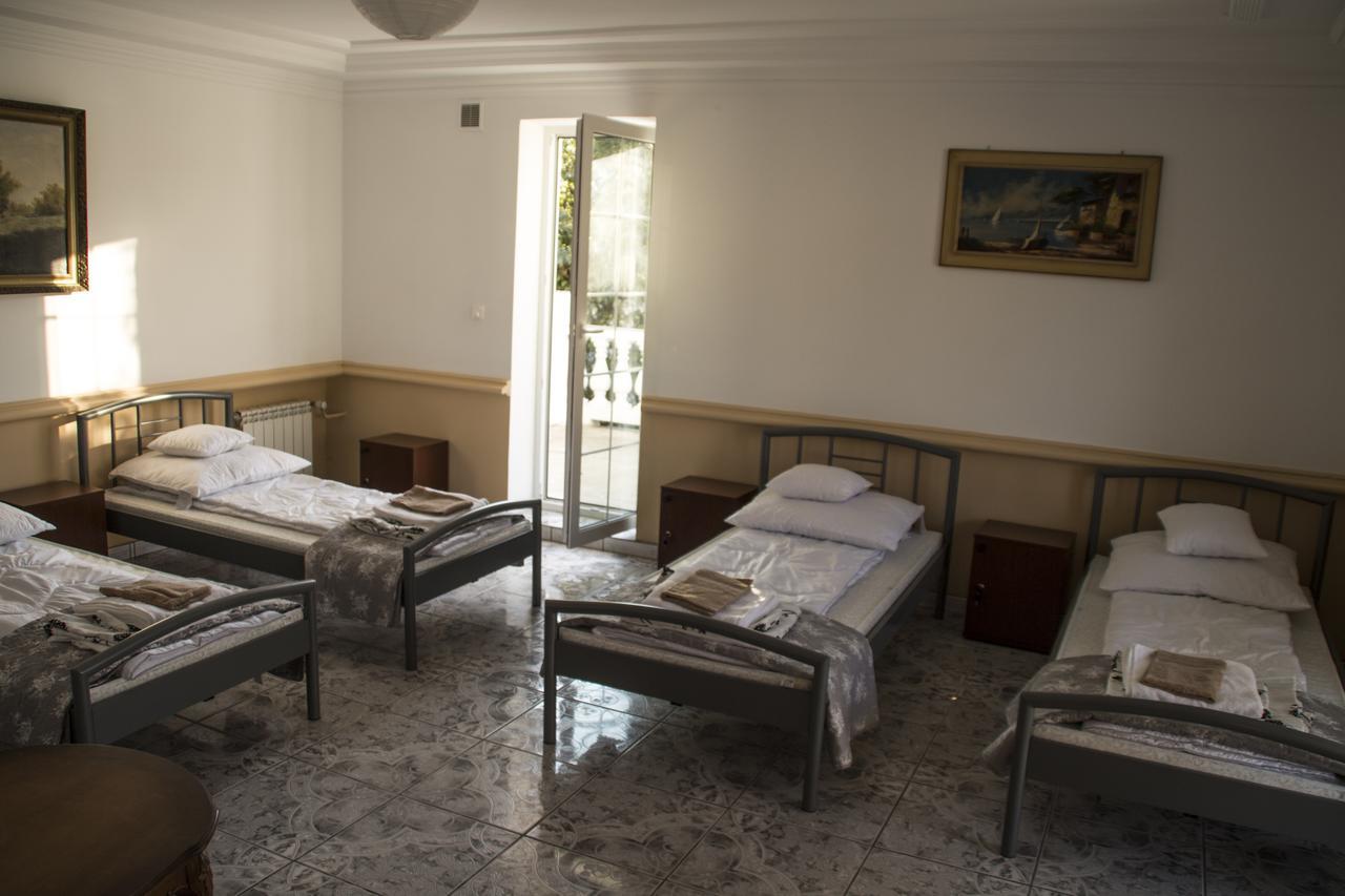 Kaliszki Magic Garden Hostel מראה חיצוני תמונה