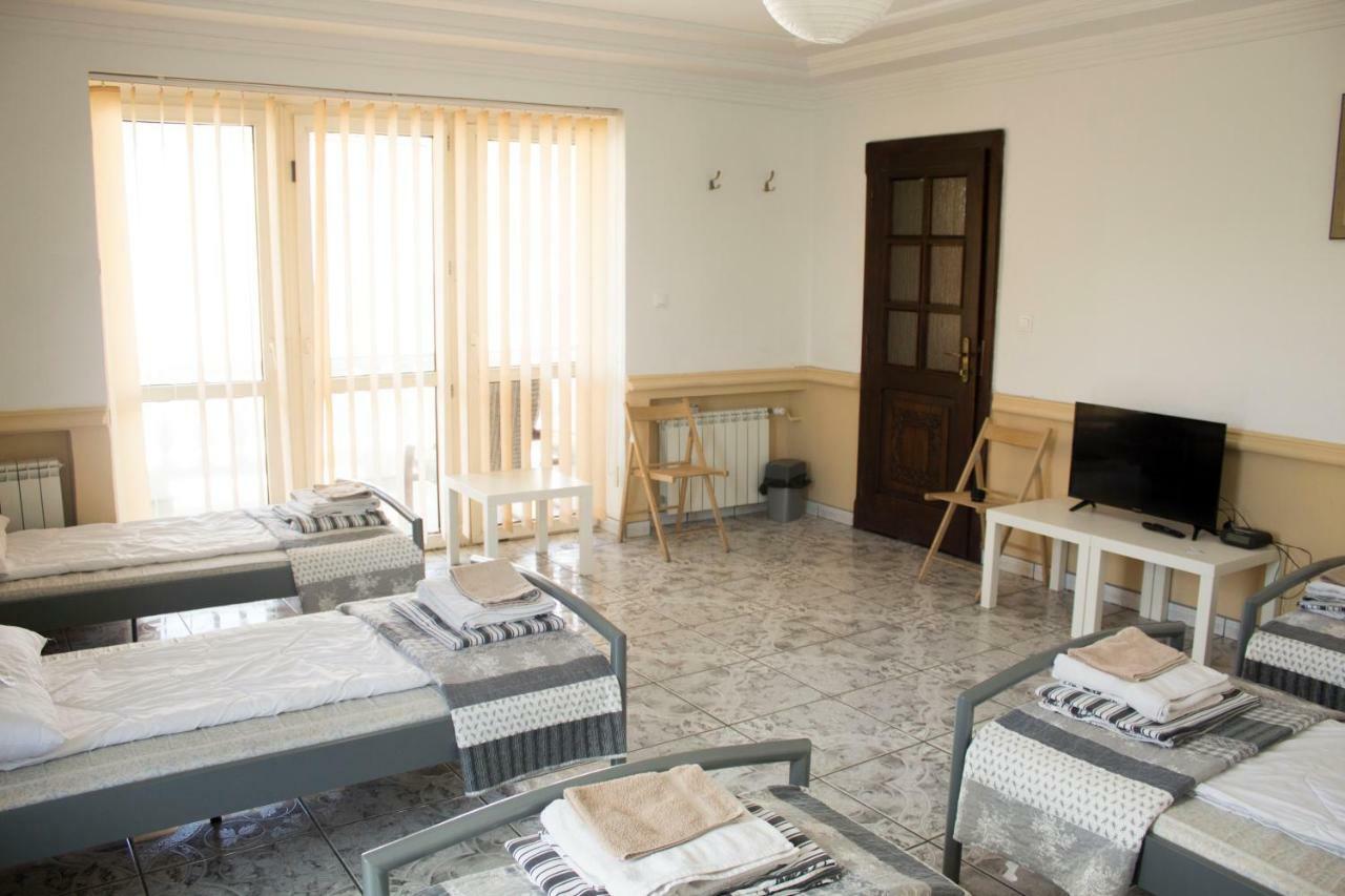 Kaliszki Magic Garden Hostel מראה חיצוני תמונה